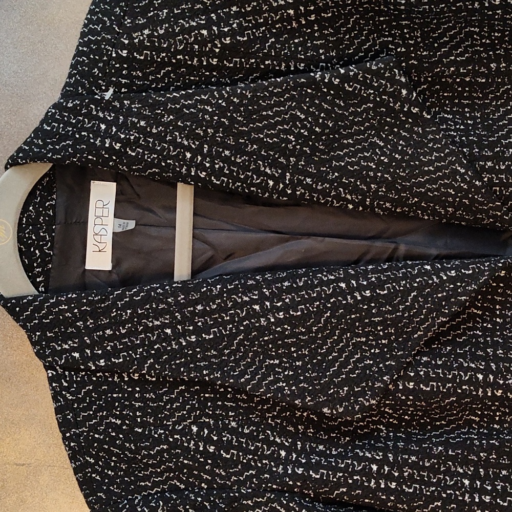 Beautiful Kasper jacket - Picture 2 of 6